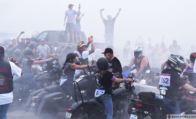 Babes burnout to benefit women’s shelters at third annual Rideau Rendezvous motorcycle rally