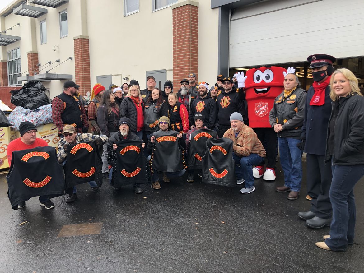 Washington State The Bandidos MC rides into Salvation Army with